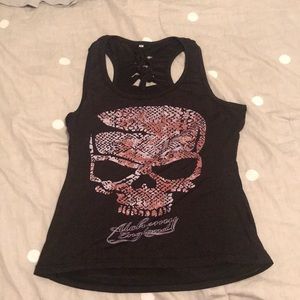 I’m a selling a nice almost muscle t-shirt!